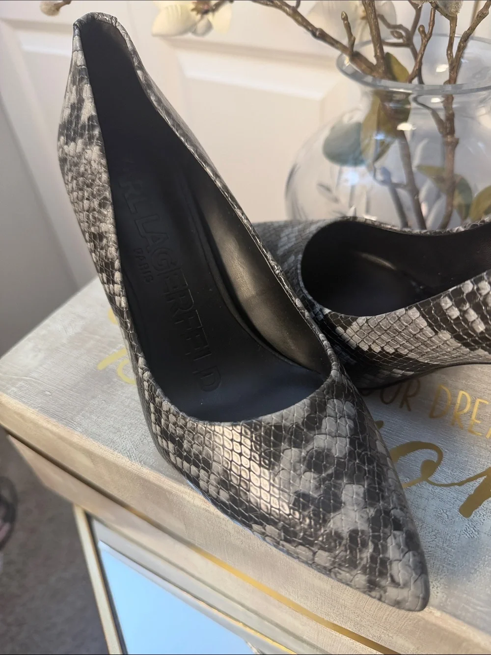 Karl Lagerfeld Black & Gray Snake-Print Pointed Toe Pumps 8M